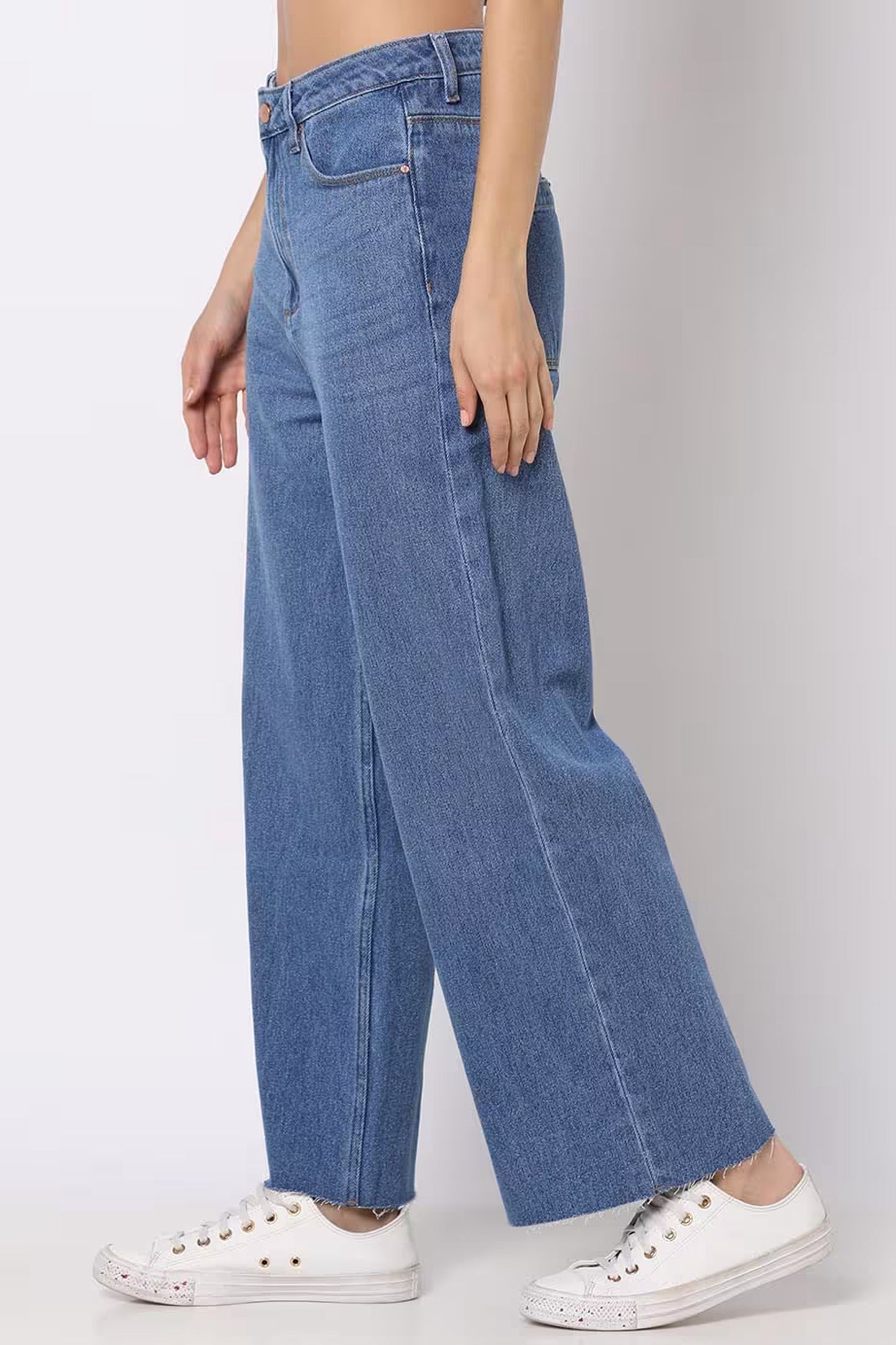 Women Mid-Wash Wide-Leg Jeans