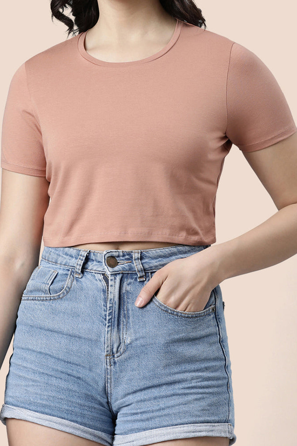 Casual summer tops women in blush pink with short sleeves and a cropped fit, perfect for warm weather