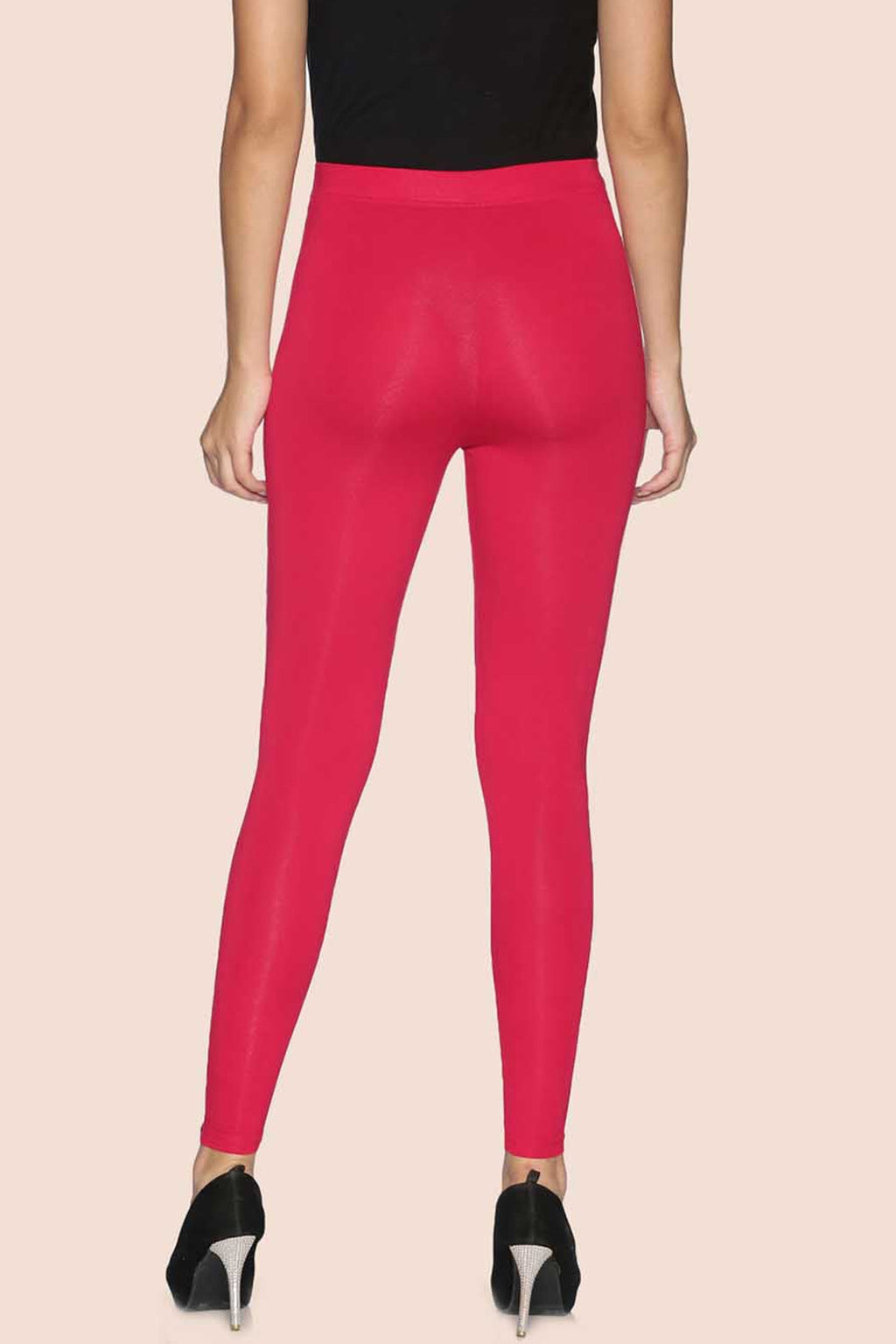 Back view of cotton ankle leggings rose red for a vibrant and stylish look.