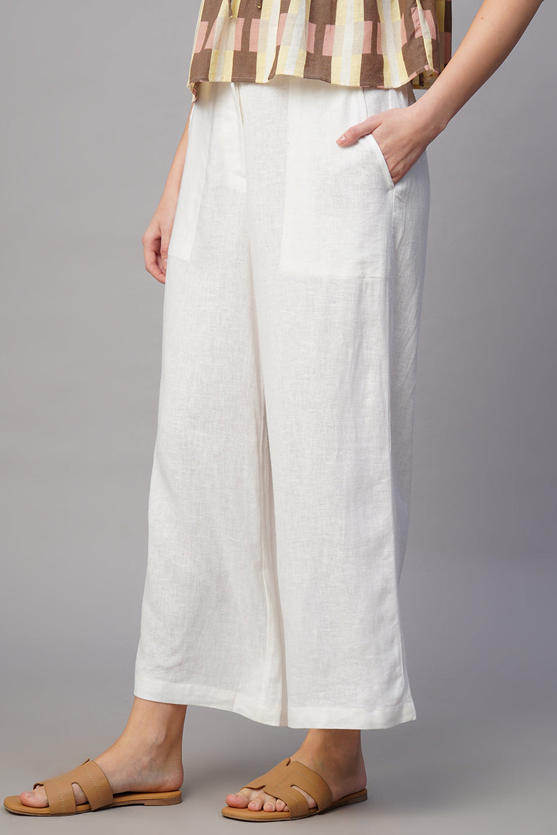 Stylish linen viscose culottes for women in white with side pockets and relaxed fit