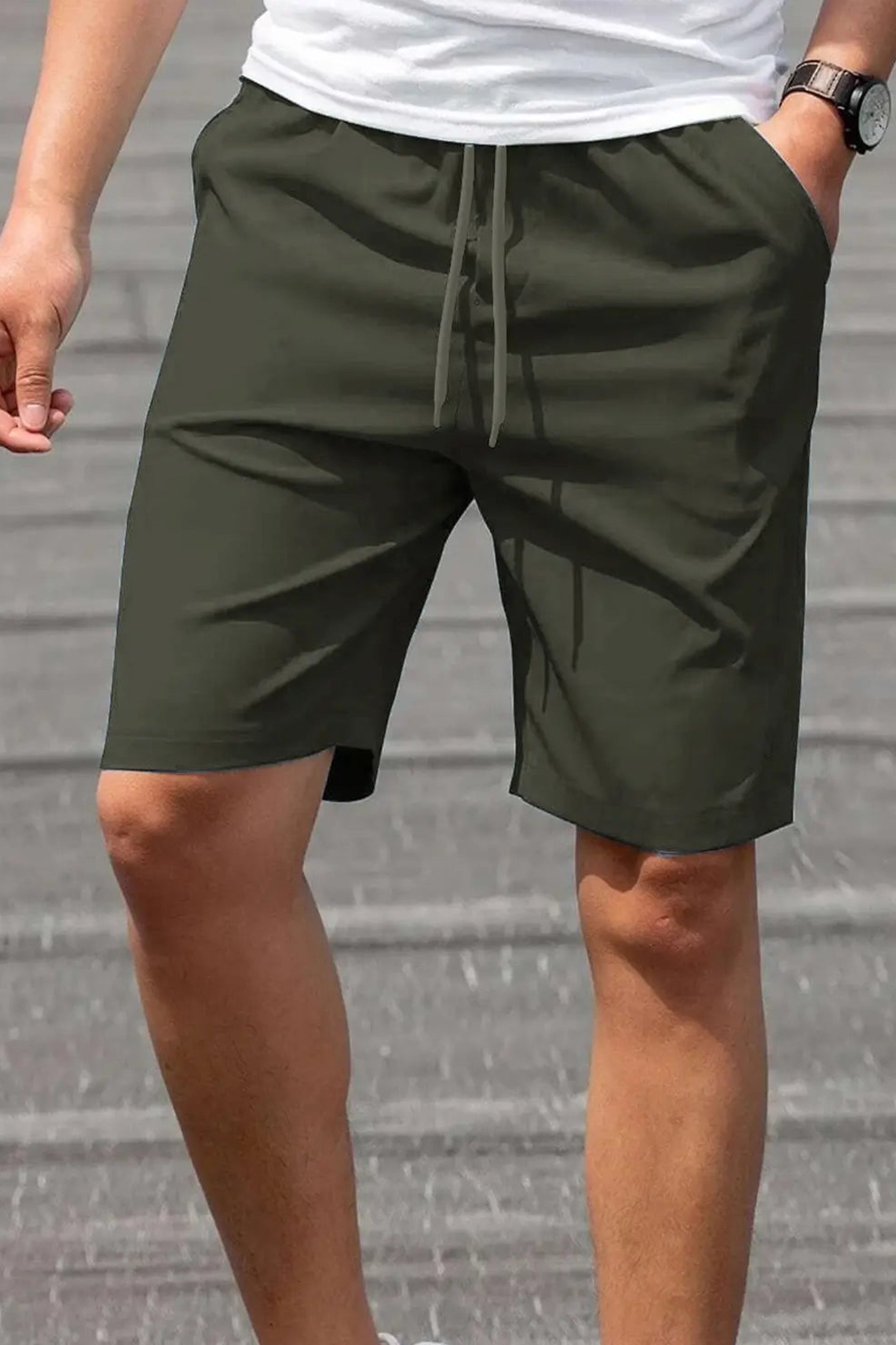 Men's olive green shorts for men with elastic waistband and side pockets for casual wear