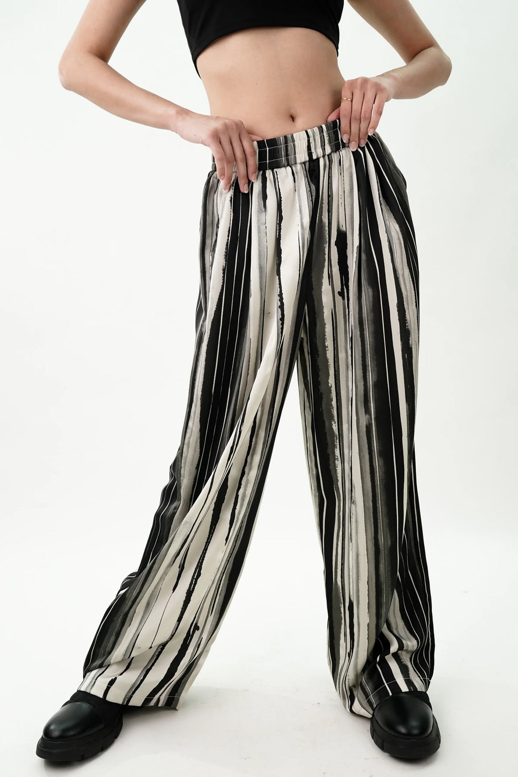 Striped wide leg pants women in black and white with a comfortable waistband and relaxed fit