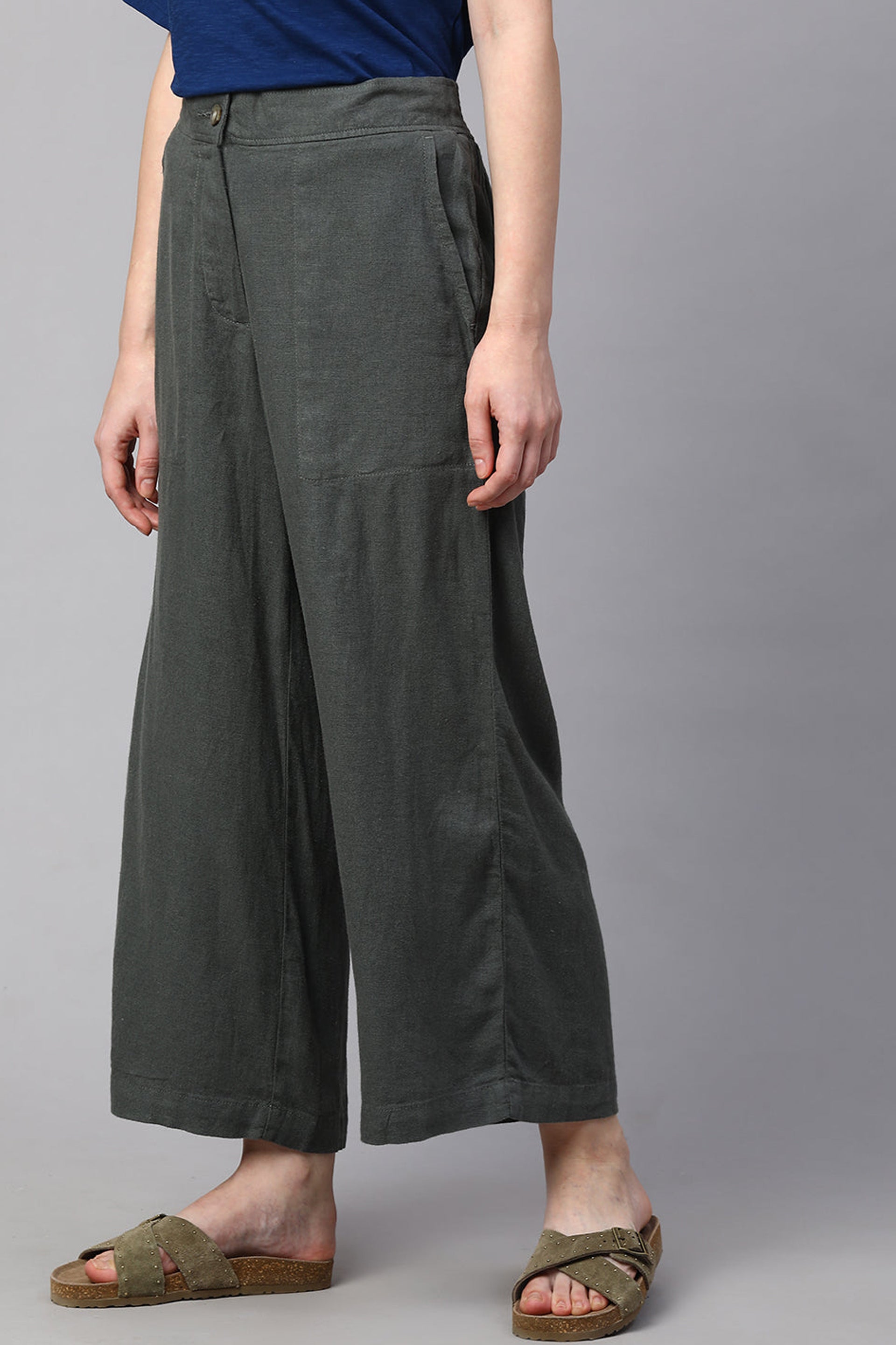 Women's linen culottes in dark green, featuring a relaxed fit and breathable fabric for comfort